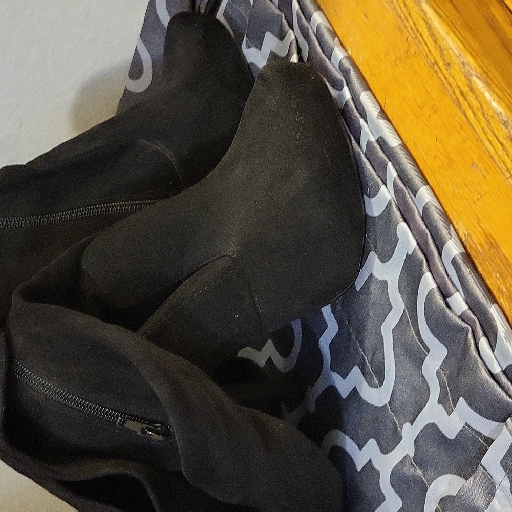 Black thigh, hi Woman's boot heels